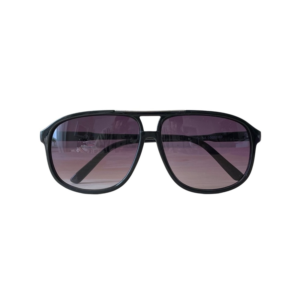NWOT Black Retro-Style Sunglasses with Silver Detail
